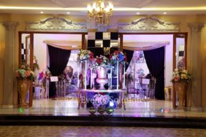 thematic entrance, fresh and imported flowers decor