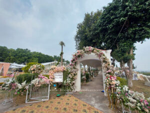wedding entrance, floral arch