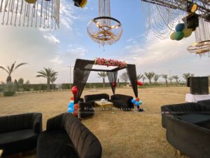 thematic lounges, balloon decor