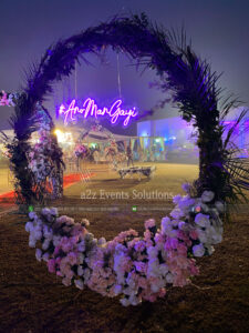 selfie booth, floral decor