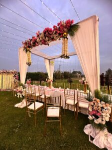 head table decor, fine dining setup, caterers, food suppliers