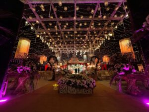 grand wedding setup, executive decor, hanging chandeliers, vip catering
