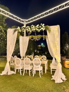 head-table-decor fine dining, head table setup, wedding caterers, gazebo seating
