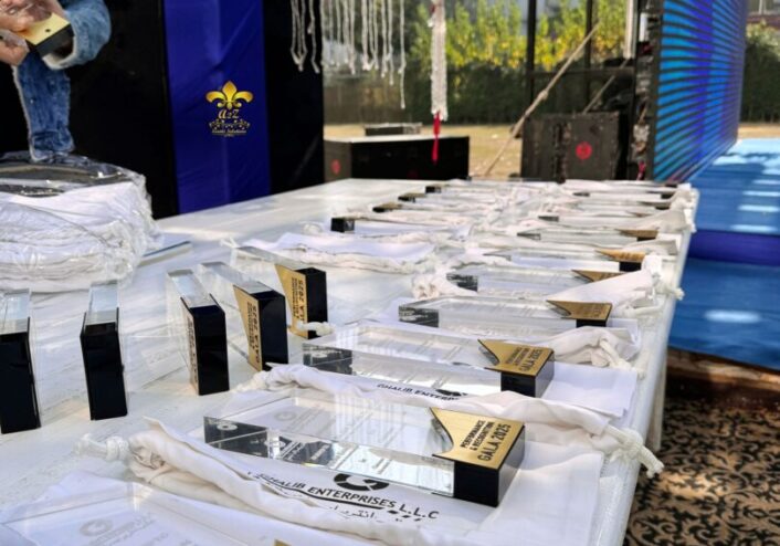 price distribution, award ceremony, employees appreciation, company event