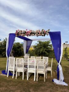 fine dining, head table setup, open air event, lunch time