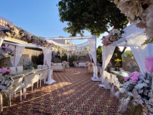 intimate-fine-dining open air event, fine dining, head table decor, caterers