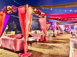 gazebo, huts, fine dining, outdoor setup