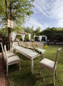 fine-dining head table decor, western style wedding, gazebos, huts
