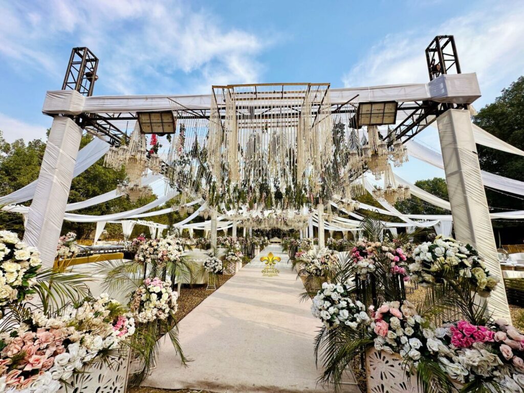 daytime-wedding executive setup, reception event, drapes, carpeted walkway