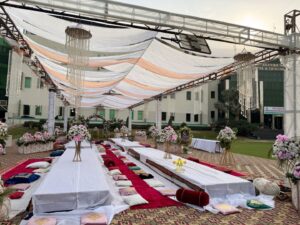 pallet-dining-setup open air, get together, draping, lunch
