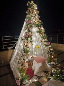 outdoor dining, floral decor, fairy lights, catering company