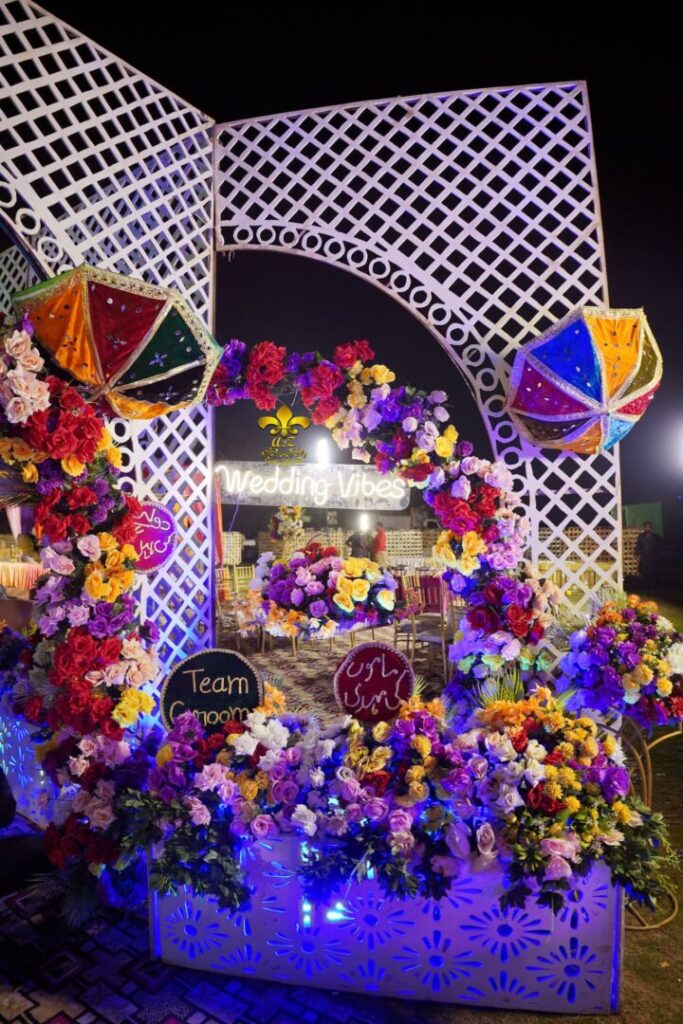floral-entrance wall paneling, arabian gazebo