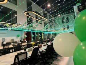 themed-pakistan-day-decor balloons decor, independence day, fairy lights, flag buntings