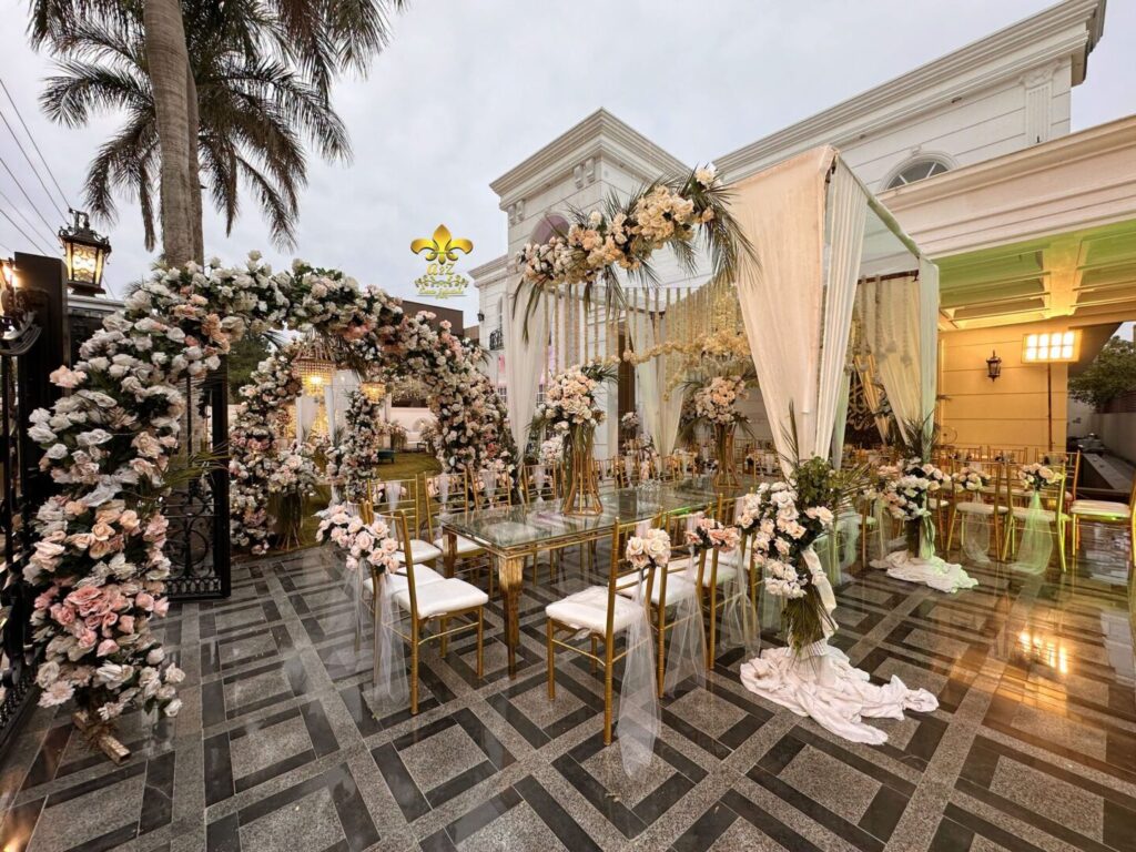 home-wedding head table decor, fine dining setup, events management, intimate event