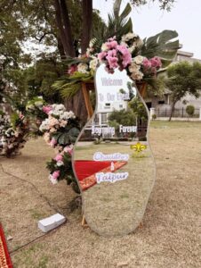 welcome-board looking mirror, entrance decor, wedding planners, intimate event